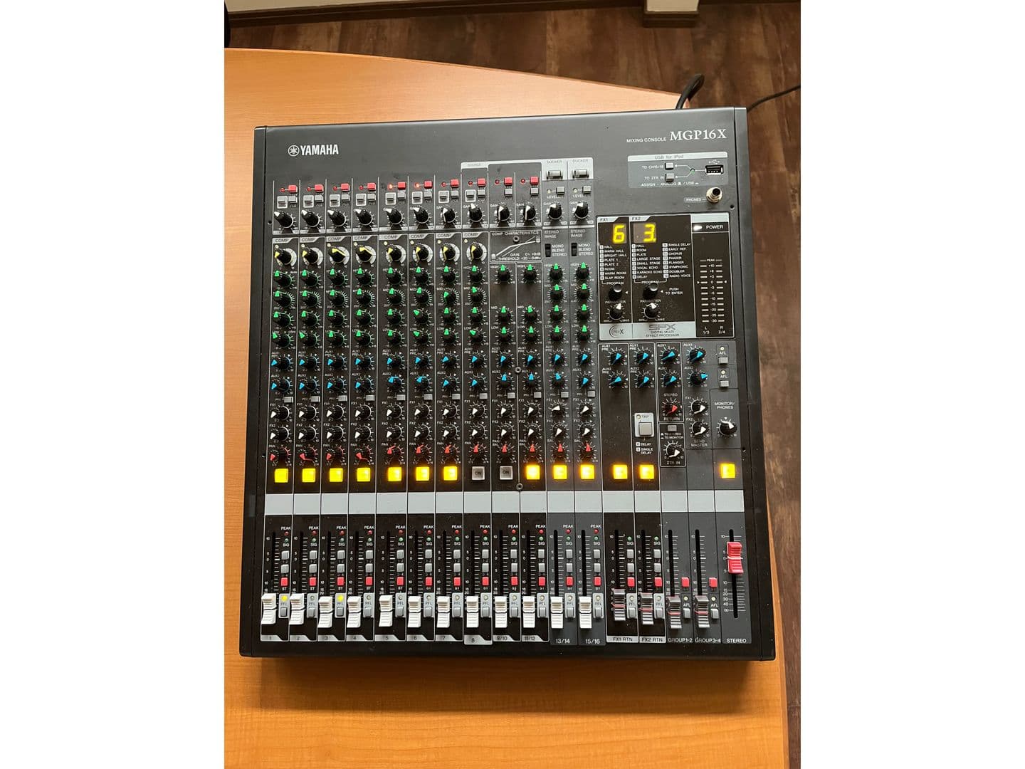 ヤマハアナログミキサーMG16